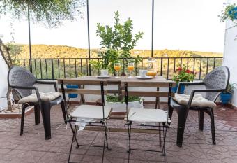 Casa c  ntrica con vistas a la sierra has Balcony rooms