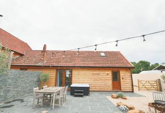 Cedar lodge - Hopewell has Balcony rooms