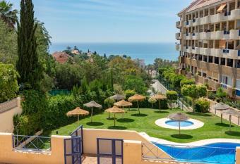 Bonito apartamento con piscina en Fuengirola -Torreblanca- allows 18 year olds to book a room