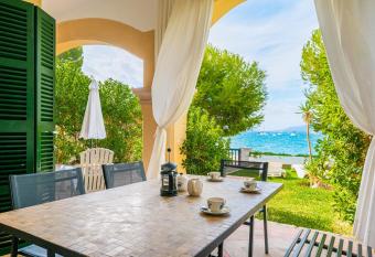 Casa Faro has Balcony rooms