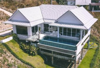 BaanKuer Hill Pool Villa allows 18 year olds to book a room