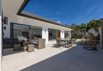 Beautiful tropical pool villa - KBR6 has Balcony rooms