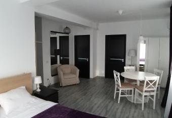 Violet, Studio modern langa Complexul de nata  ie. has Balcony rooms