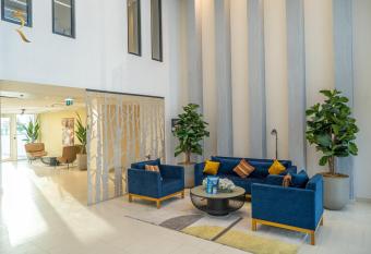 Serenity at Vali Yas Studio Retreat has rooms with a private hot tub