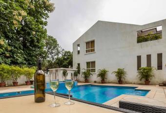 Alaya Stays - Bohemia has Balcony rooms