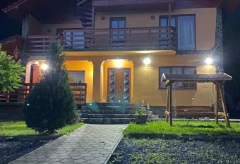 Vila Ramona has Balcony rooms