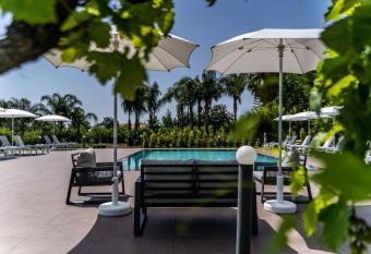 Villa Virdamuri has rooms with a private hot tub