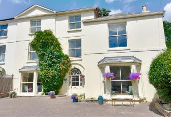 Portland House has Balcony rooms