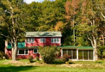 Hannah's Birch Farm 10 Min to Gore Ski Mt. has Balcony rooms