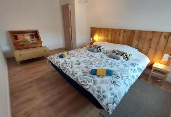 Suite    l Oasis de Chamousset has Balcony rooms