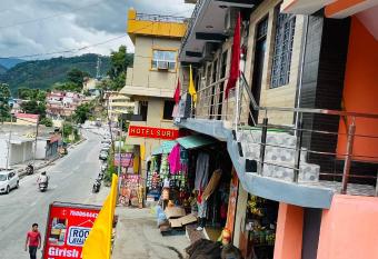 GIRISH ALAY HOME STAY has Balcony rooms