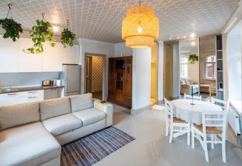 Hidden Gem has Balcony rooms