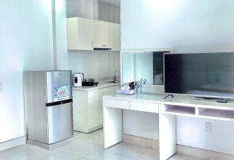 Holiday Hotel 2 has rooms with a private hot tub