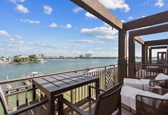 Resort Style 3 BR Waterfront Oasis w/ boat slip* has rooms with a private hot tub