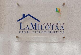 Casa cicloturista La Milotxa has Balcony rooms