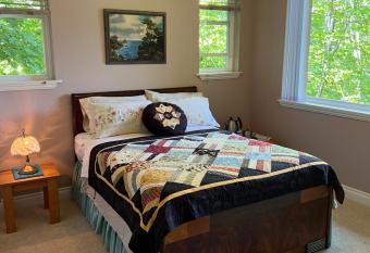 Waterfront Homestay allows 18 year olds to book a room