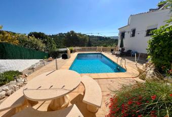 La Puerta Azul has Balcony rooms