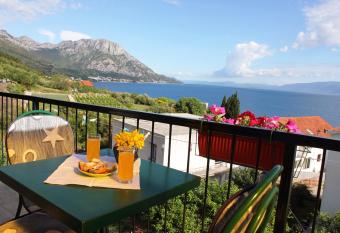 Guesthouse Podaca has Balcony rooms