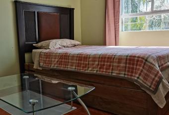 1    2 habitaciones con y sin clima has Balcony rooms