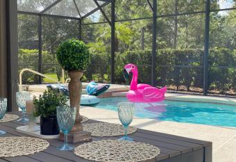 Aconchego e Sofistica    o para suas F  rias na Disney! has rooms with a private hot tub