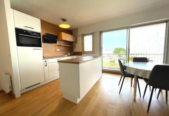 Appartement Port Le Pouliguen allows 18 year olds to book a room