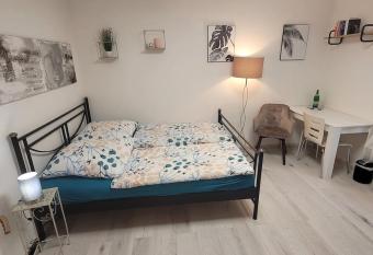 Souterrainwohnung has Balcony rooms