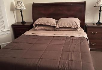 Victorian Palace- Mahogany Room has Balcony rooms