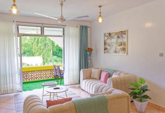 Luxury and cosy 2 bedroom has Balcony rooms