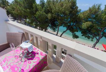 Beach Apartments Ankora has Balcony rooms