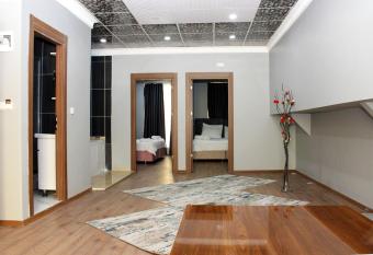 Avist Hotel Avc  lar allows 18 year olds to book a room