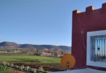 La simplicit   de la vie has Balcony rooms