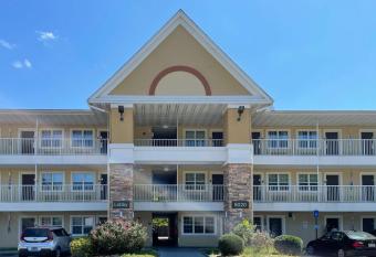 Studio 6 Columbus, Ga     Columbus Airport allows 18 year olds to book a room