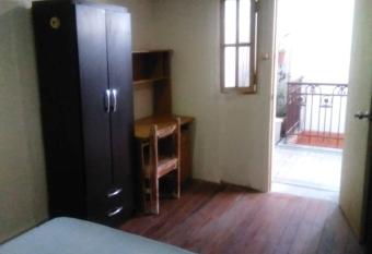 casa residencia familiar de Roberto allows 18 year olds to book a room