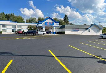 Studio 6 Clarion, PA has Smoking rooms