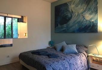 appartement entier 65m2 7mn stade France avec parking indigo    2mn has Balcony rooms