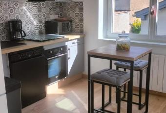 G  te le S  quoia has Balcony rooms