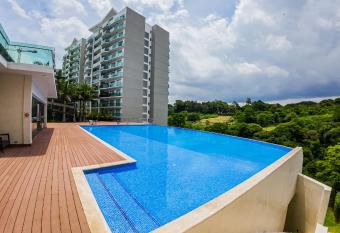 Modern Fully Equipped Downtown Apartment in Residencial Paradisus allows 18 year olds to book a room