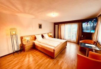 Apartment with balcony and Panoramic Views of Alps has Balcony rooms