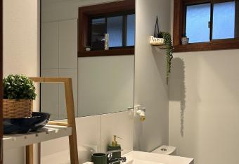 OwLHouse on Island has Balcony rooms