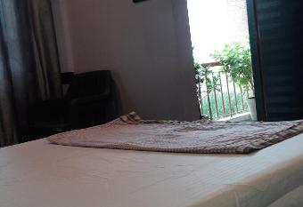 Singhalaya has Balcony rooms