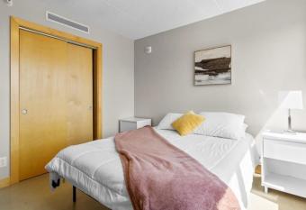 Downtown Oasis 1-Block to Arena Gym Included allows 18 year olds to book a room