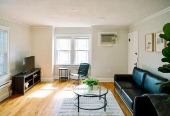 Chic 1BR Apt with Free Parking near Drake allows 18 year olds to book a room