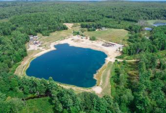 Studio Apt - Nottingham NH has Balcony rooms