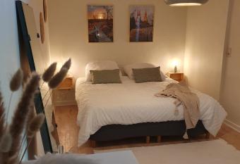 Belle 80 - beautiful renovated 1865 house has Balcony rooms