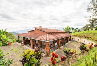 Finca Los Guaduales. Acogedor refugio en medio de la naturaleza. allows 18 year olds to book a room
