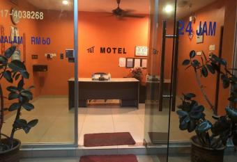 TGT MOTEL Sp allows 18 year olds to book a room