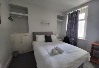 Budget Basic Room Mount Pleasant Share Facility R2 allows 18 year olds to book a room