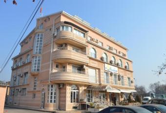 HOTEL VIP SKOPJE allows 18 year olds to book a room