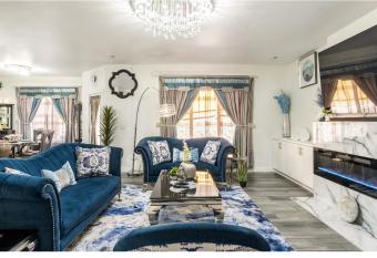 A Luxurious private Room With A Shared Bath. allows 18 year olds to book a room