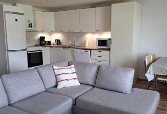 L  genhet Nybrov  gen has Balcony rooms